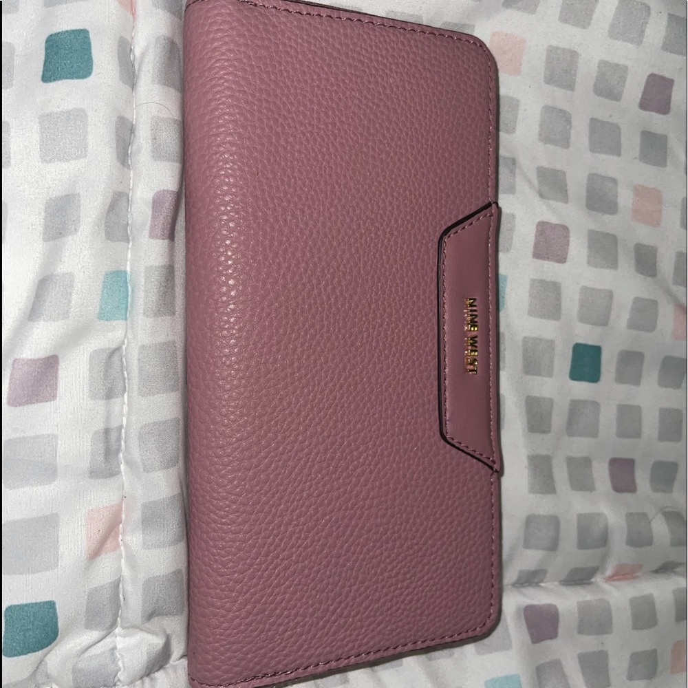 Nine West wallet